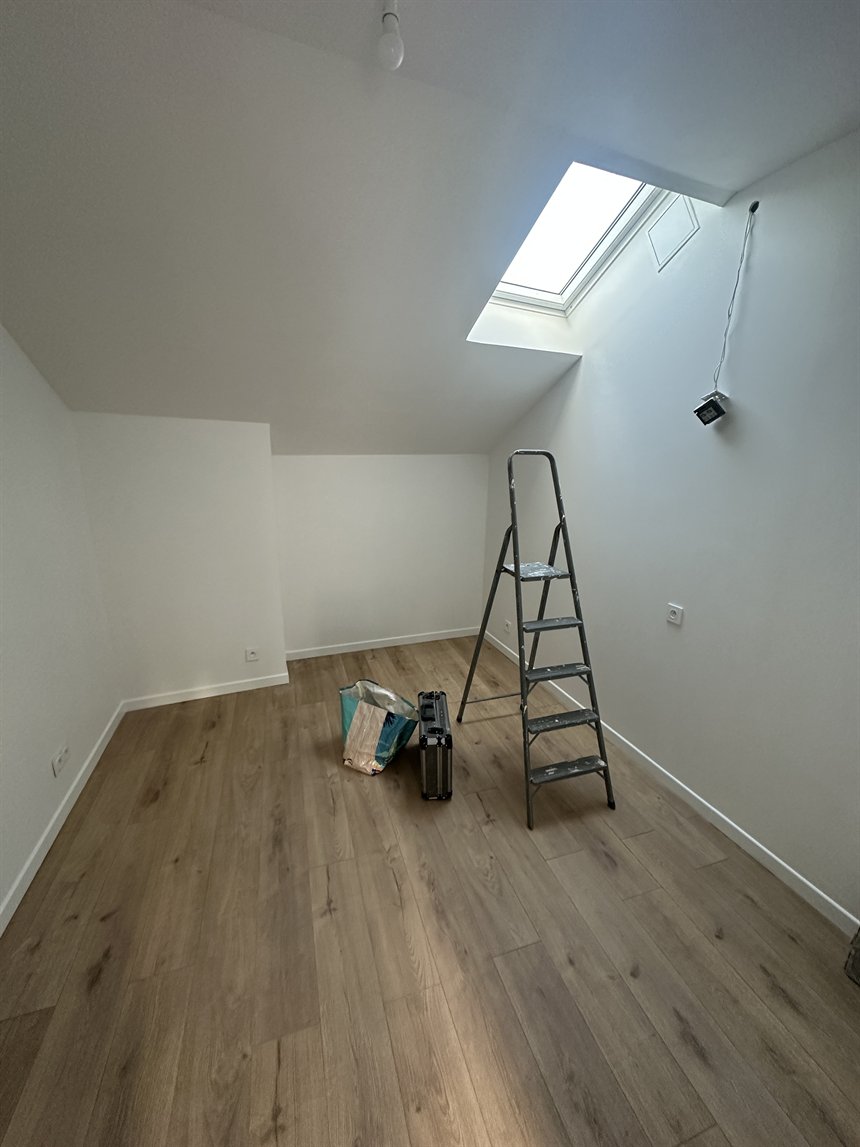 Chambre finie sous combles après travaux