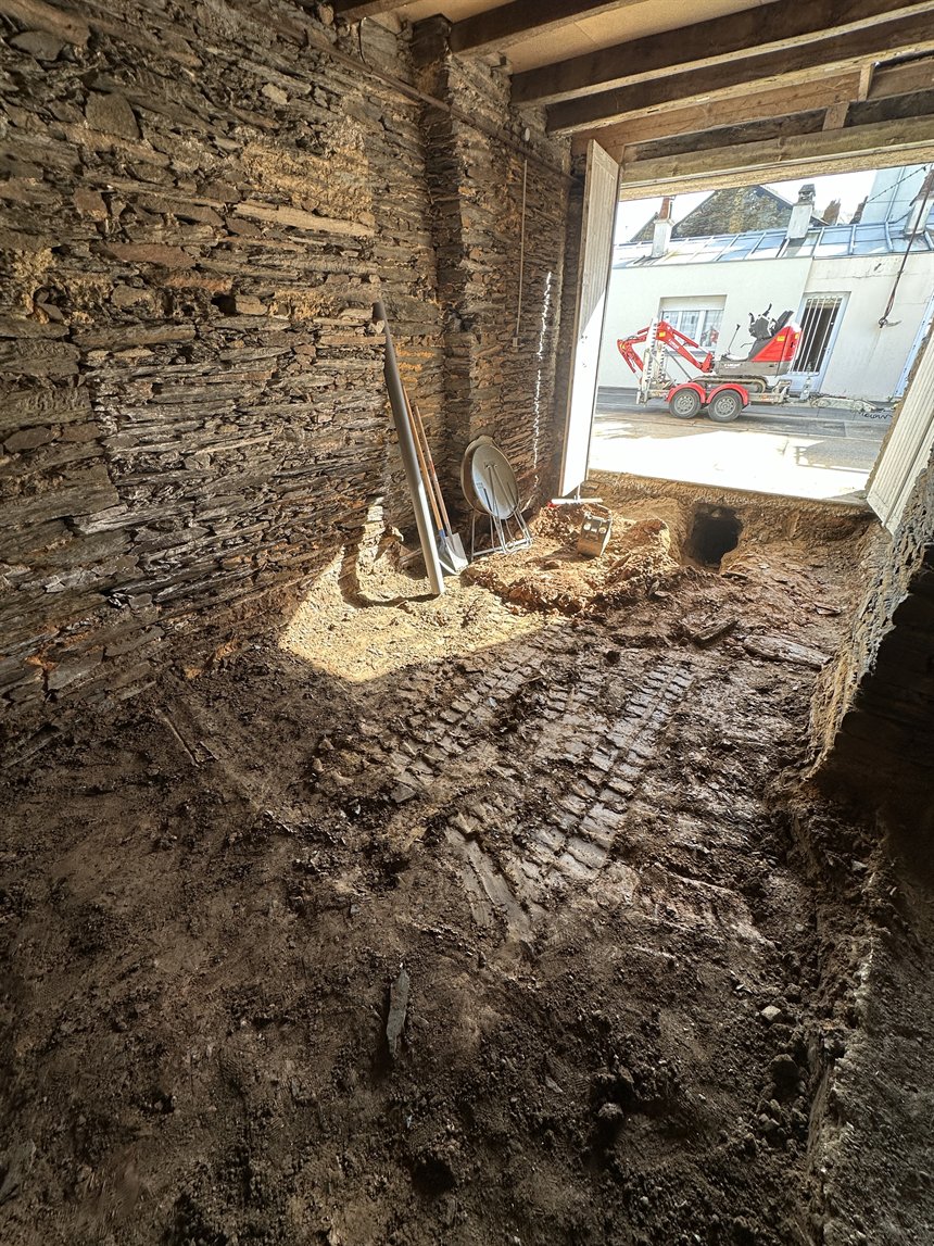 Entrée à l'état brut avant travaux